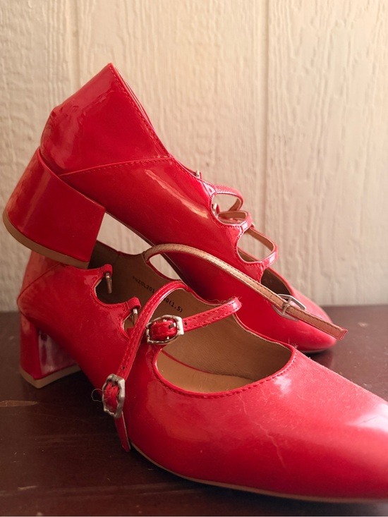 Shoes - Women’s Red Patent Mary Jane Low Heel Pumps